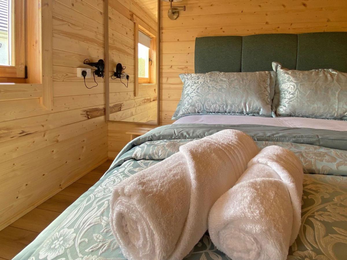 Cabin 438 - Clifden Bagian luar foto